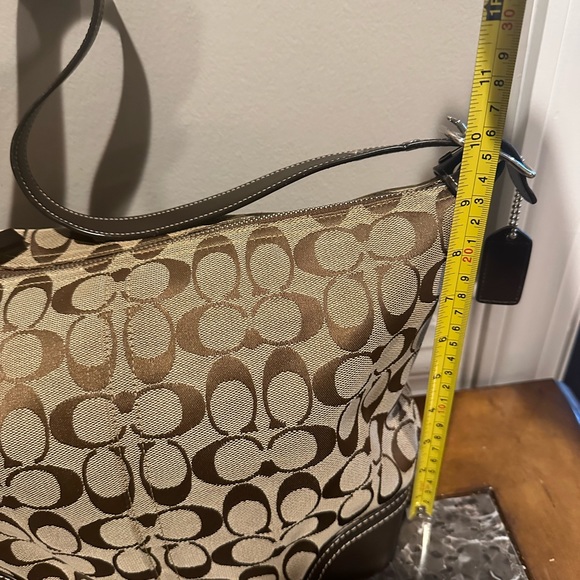 Coach  handbag beige and brown with big C print in  EUC - Picture 9 of 9